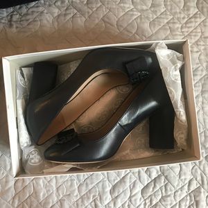 Tory Burch Navy Pumps